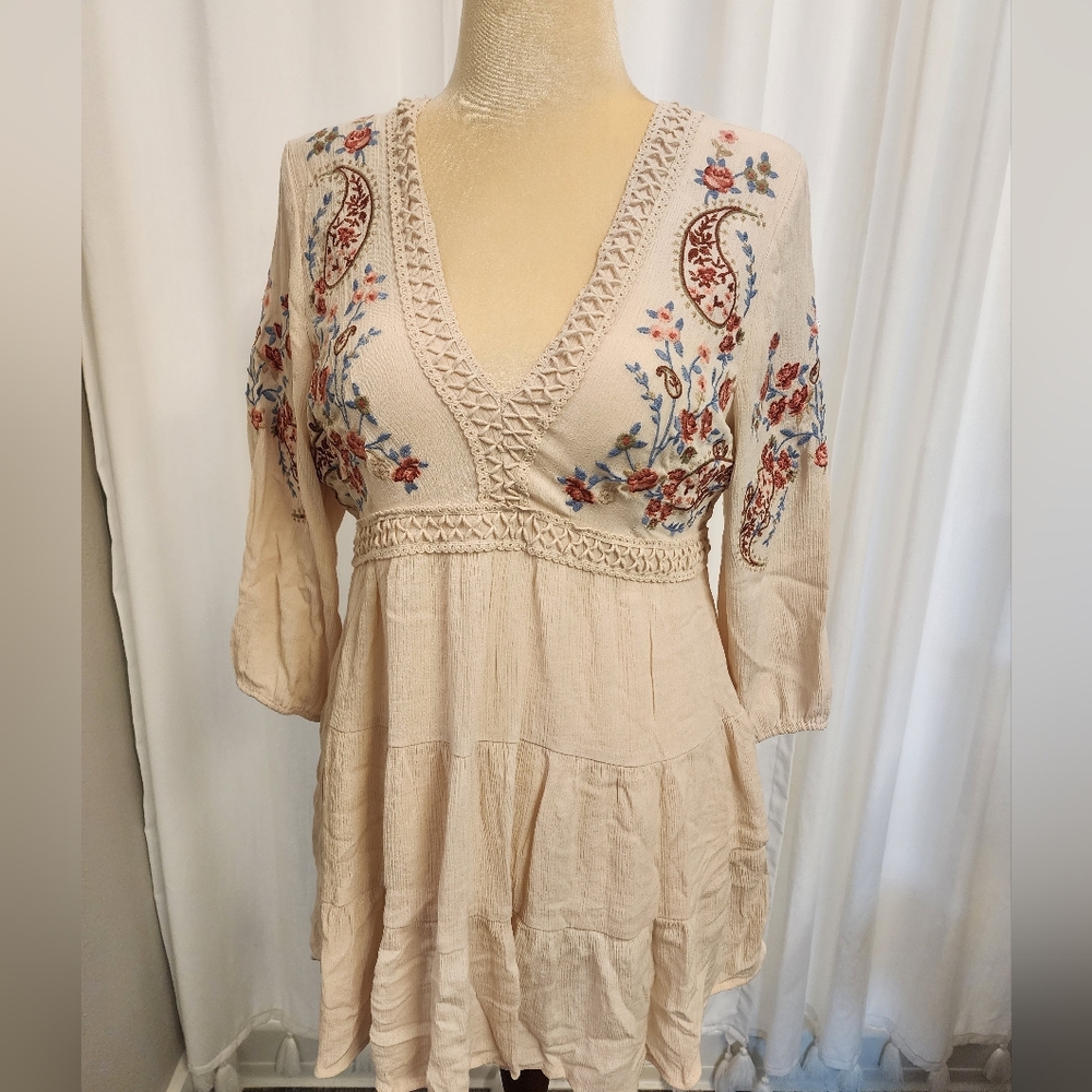 Floral Embroidered Cream Dress - Picture 10 of 13